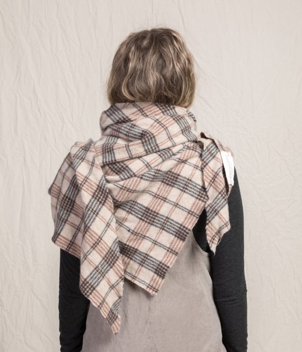 TARTAN TRIANGLE SCARF - immagine 6