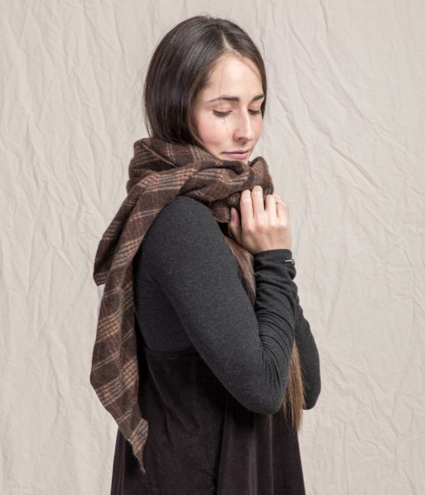 TARTAN TRIANGLE SCARF - immagine 4